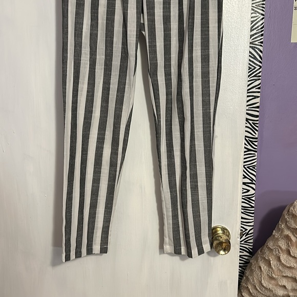 Grey and white lightweight linen pants - Picture 3 of 3